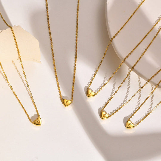 Collana in oro con iniziale a cuore