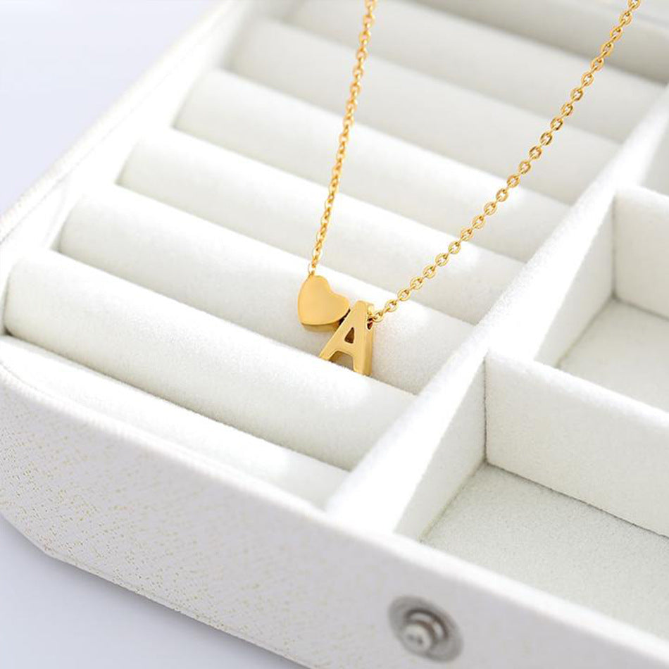 Collana con lettera iniziale Ria in oro