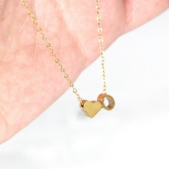 Collana con lettera iniziale Ria in oro