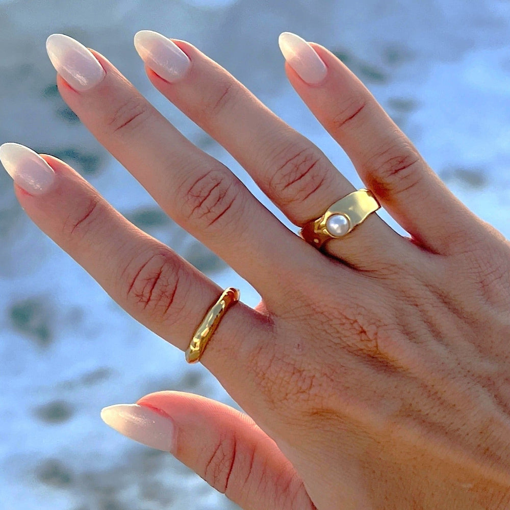 Anello con perla d'acqua dolce Cerulia