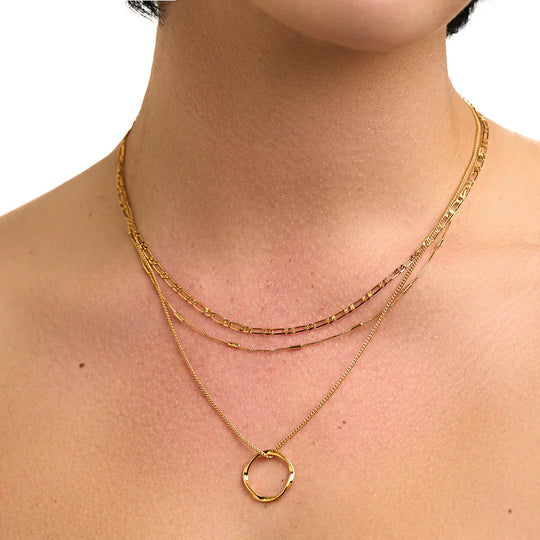 Collana a tre file con cerchio aperto