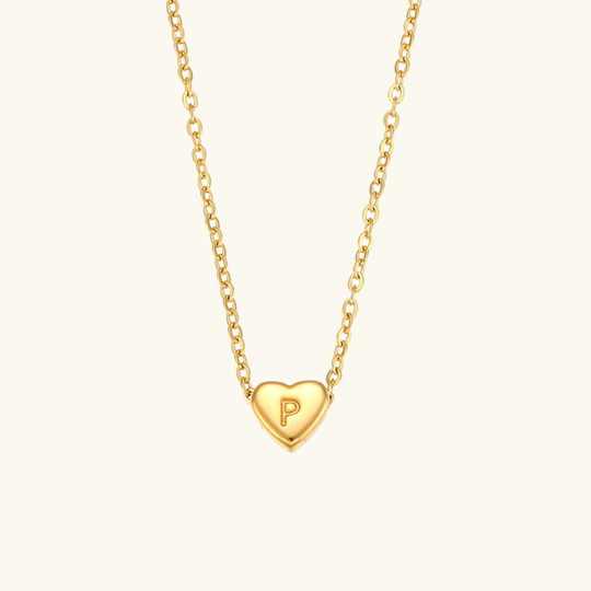 Collana in oro con iniziale a cuore