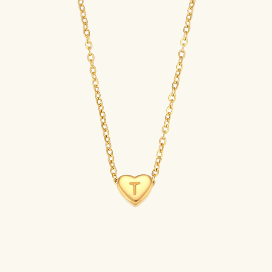 Collana in oro con iniziale a cuore