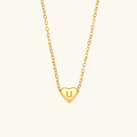 Collana in oro con iniziale a cuore