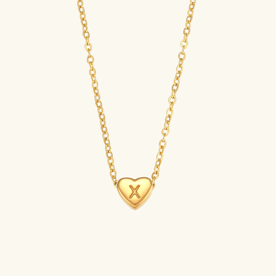 Collana in oro con iniziale a cuore
