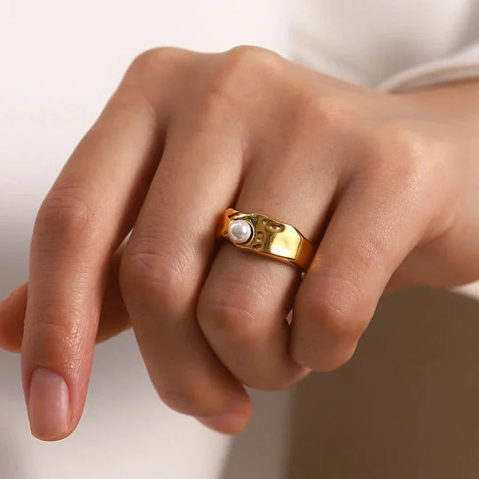 Anello con perla d'acqua dolce Cerulia