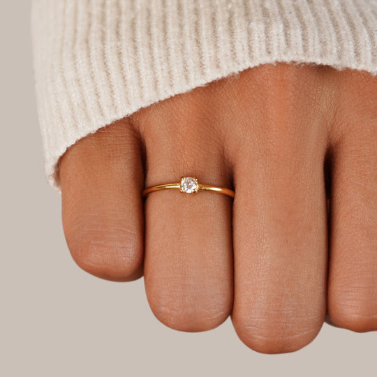 Anelli in oro con pietra portafortuna