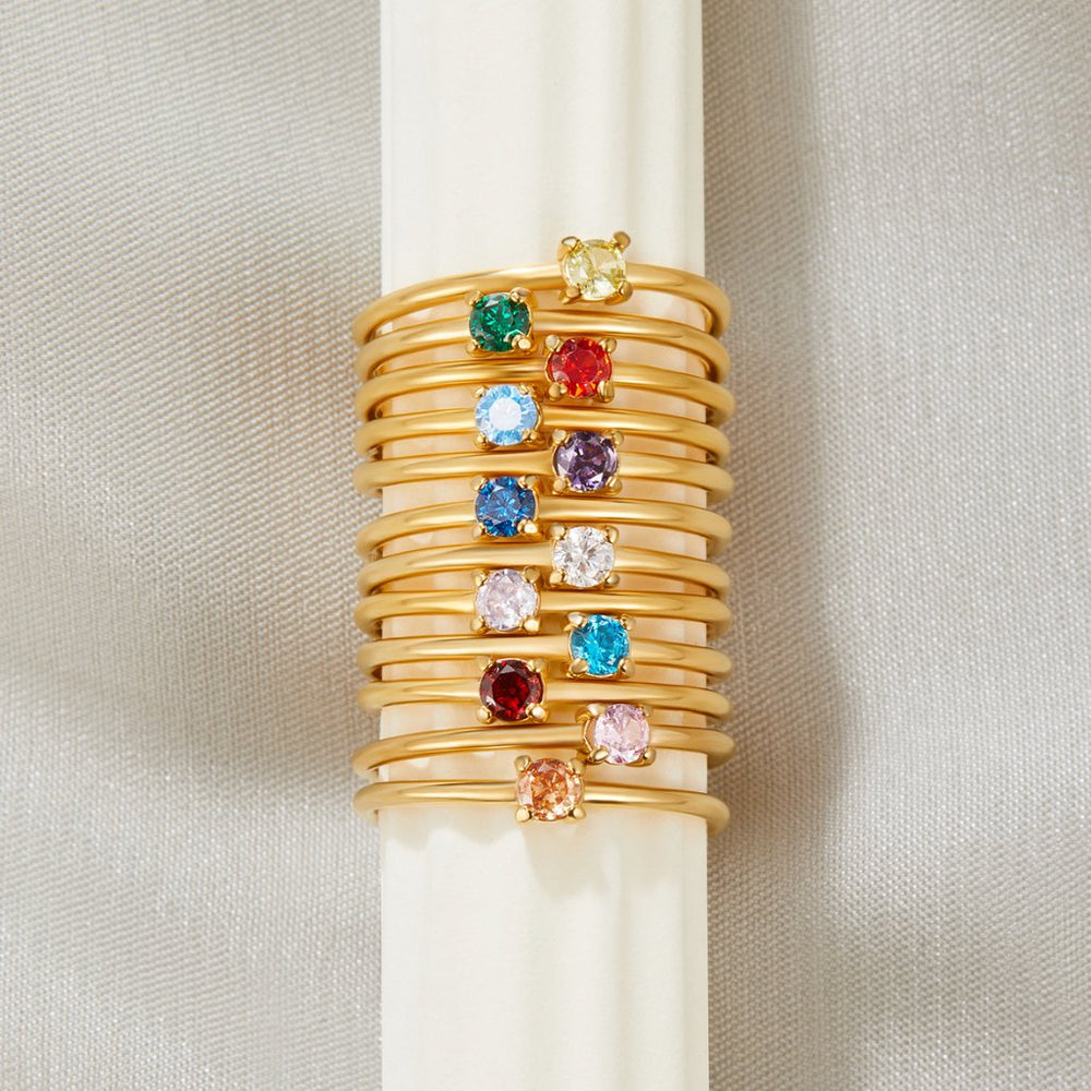 Anelli in oro con pietra portafortuna