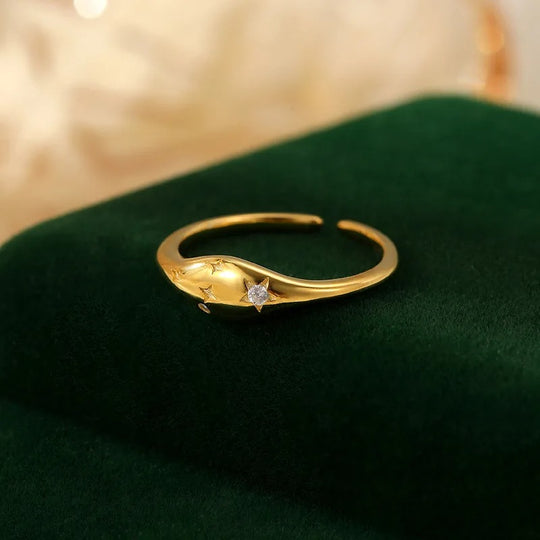 Anello con diamante a cupola