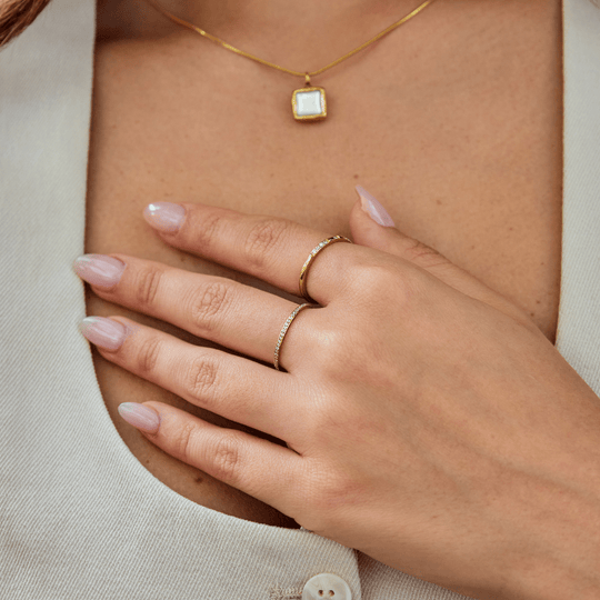 Anello Eternity in cristallo