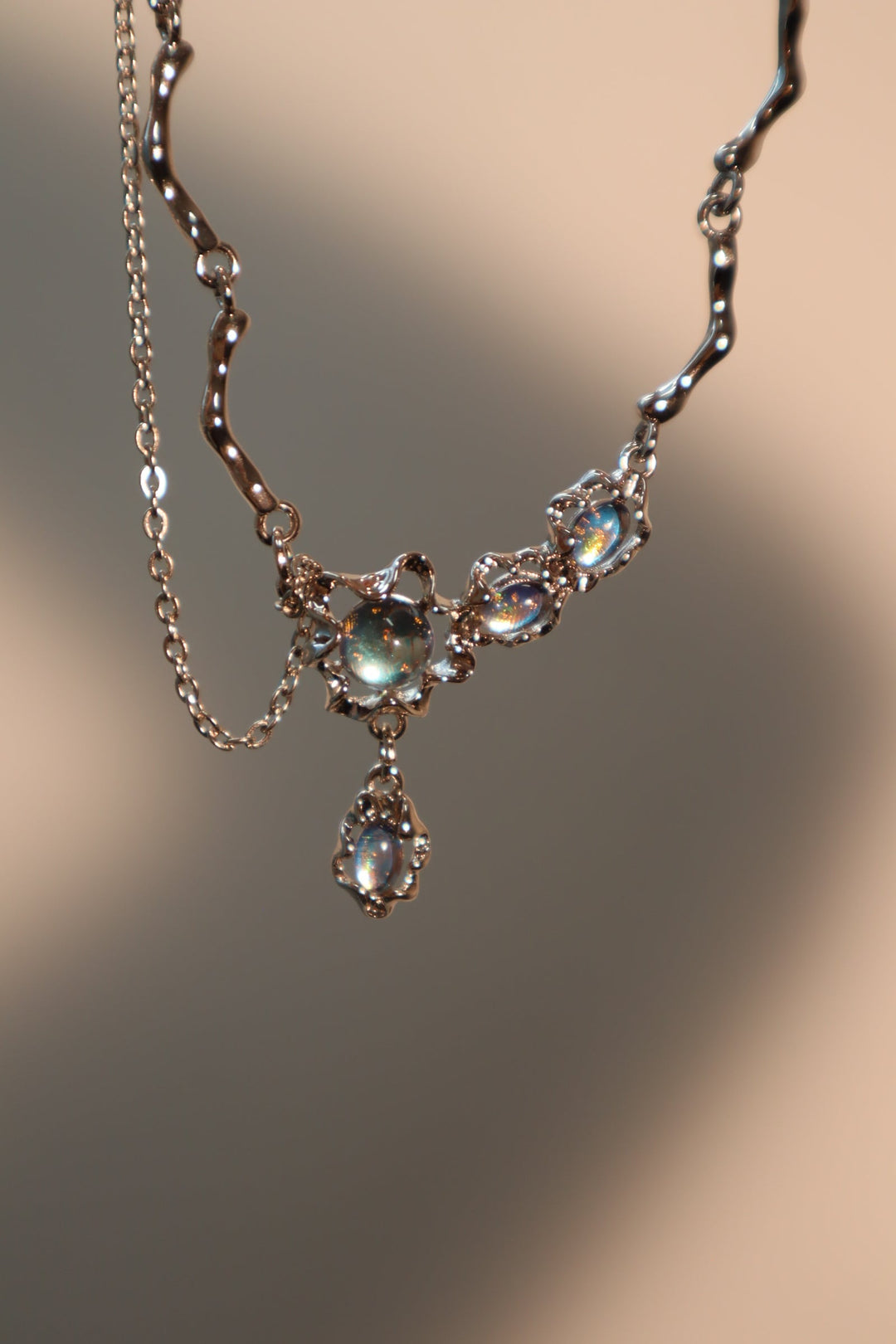 Collana pendente con pietra di luna