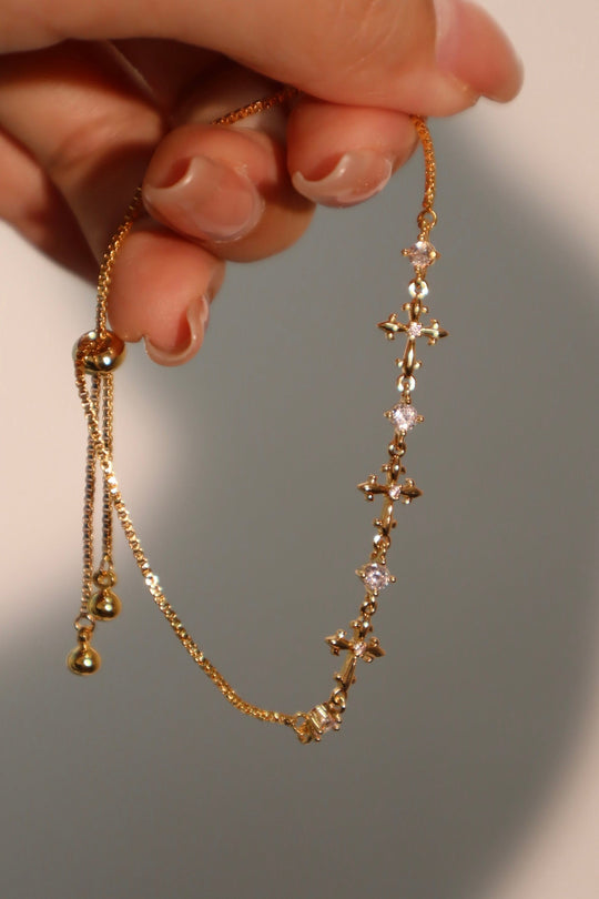 Bracciale con croce multidiamante