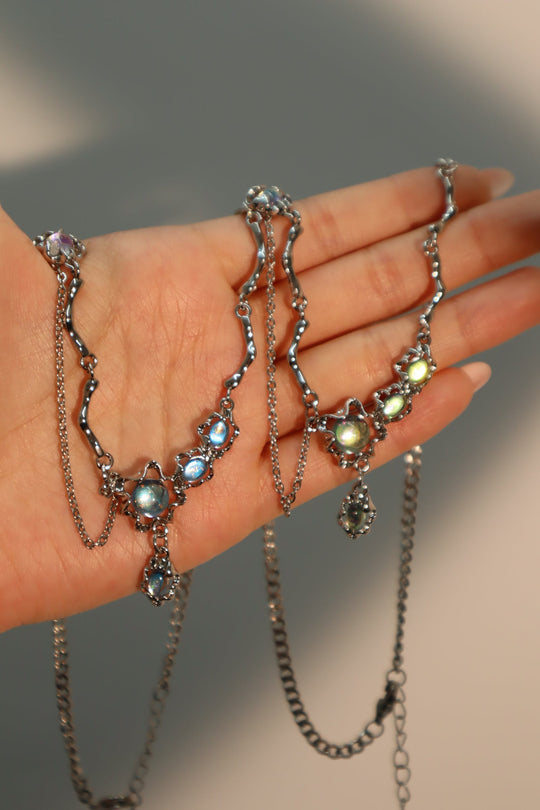 Collana pendente con pietra di luna