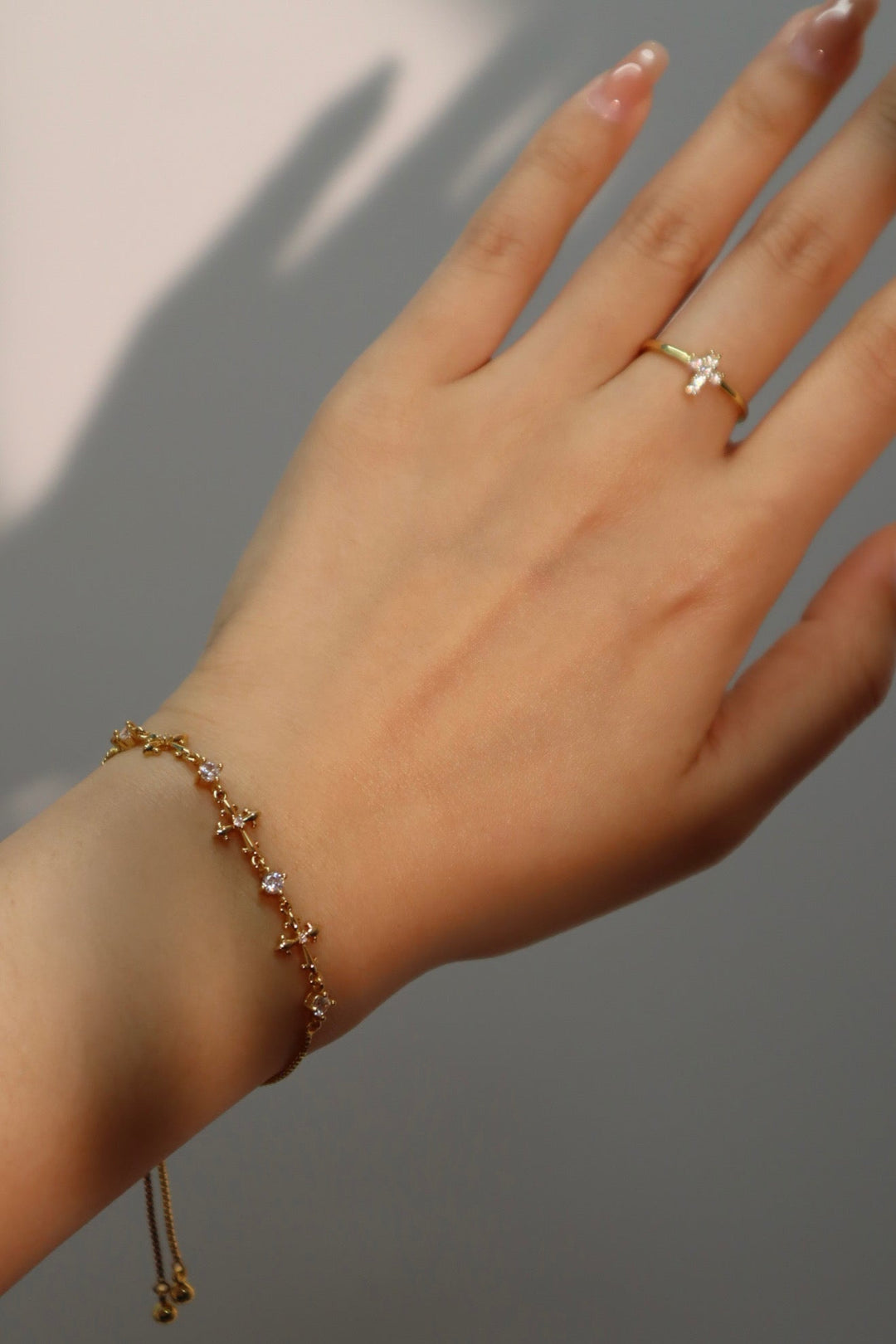 Bracciale con croce multidiamante