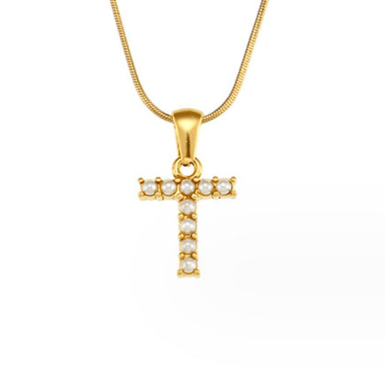Collana con ciondolo a forma di lettera e perla