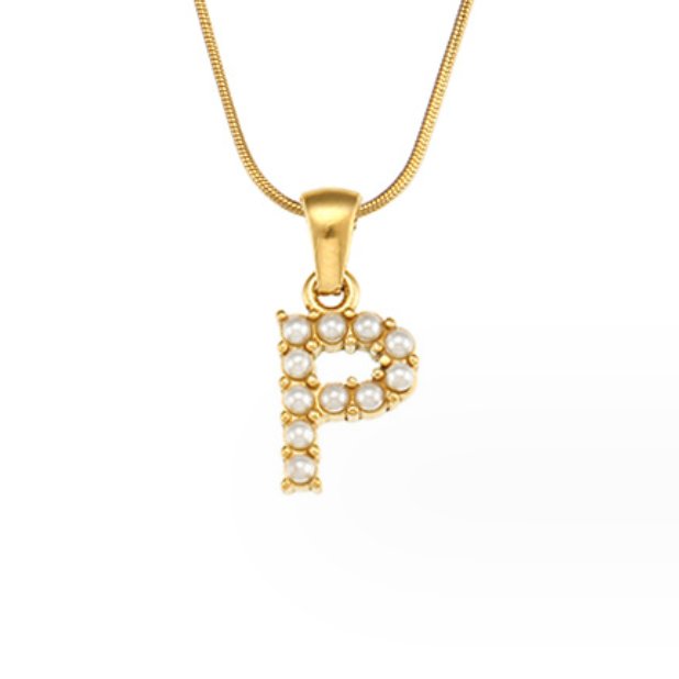 Collana con ciondolo a forma di lettera e perla