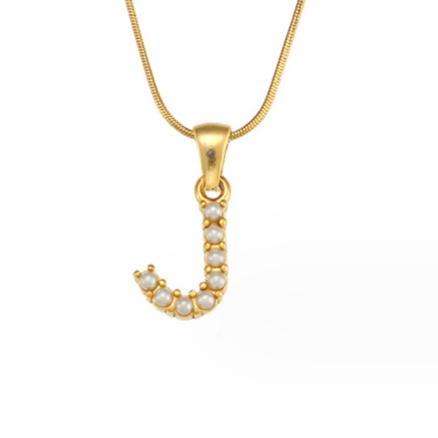 Collana con ciondolo a forma di lettera e perla