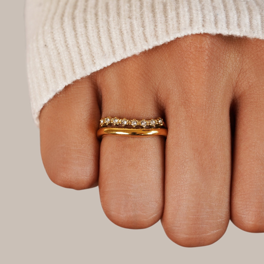 Anello a strati con cristalli bianchi Marissa