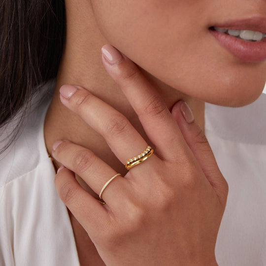 Anello a strati con cristalli bianchi Marissa