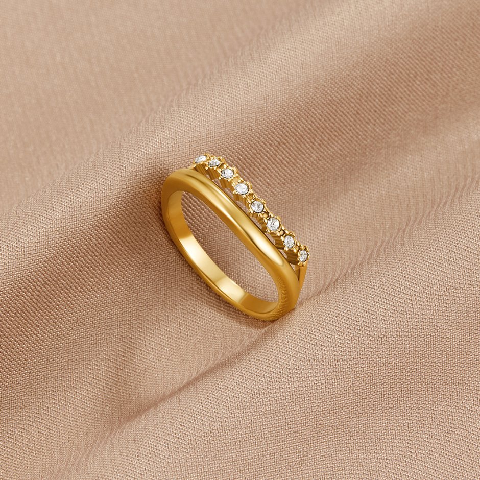 Anello a strati con cristalli bianchi Marissa