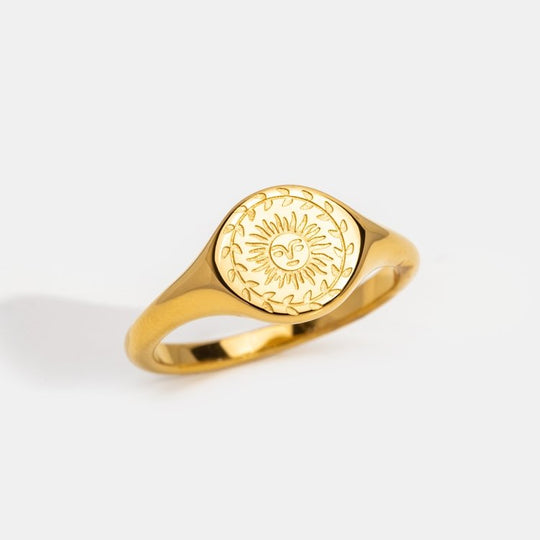 Anello in oro del solstizio d'estate